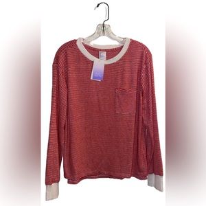 STARS ABOVE RED AND WHITE PAJAMA LONG SLEEVE TOP SIZE SMALL